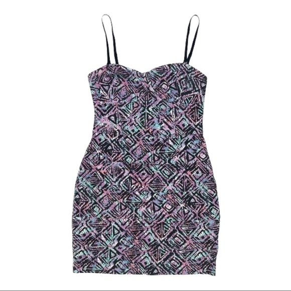 Talula Aritzia Patterned Bodycon Mini Dress Size Medium - Picture 1 of 8